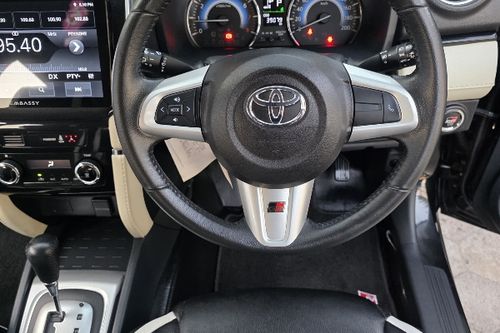 Dijual 2023 Toyota Rush 1.5 S AT GR Sport bekas