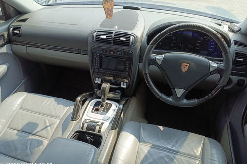 Old 2005 Porsche Cayenne S Tiptronic