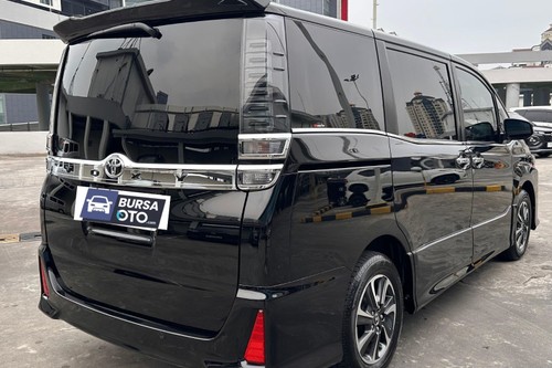 2020 Toyota Voxy 2.0L AT tua