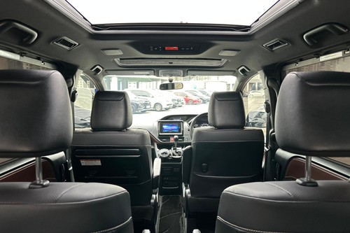 Dijual 2020 Toyota Voxy 2.0L AT bekas