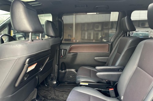 2020 Toyota Voxy 2.0L AT bekas