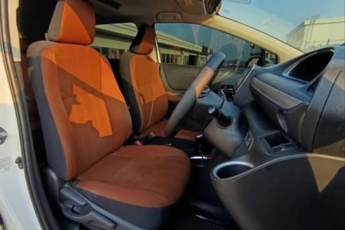 2018 Toyota Sienta V CVT tua