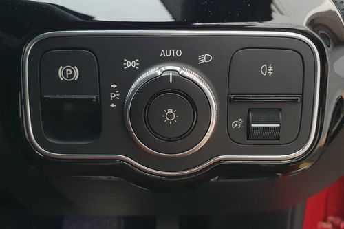 Dijual 2021 Mercedes Benz A-Class Sedan A200 Progressive Line bekas