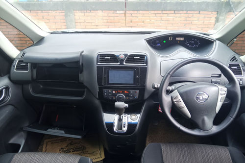 Dijual 2015 Nissan Serena 2.0 AT bekas