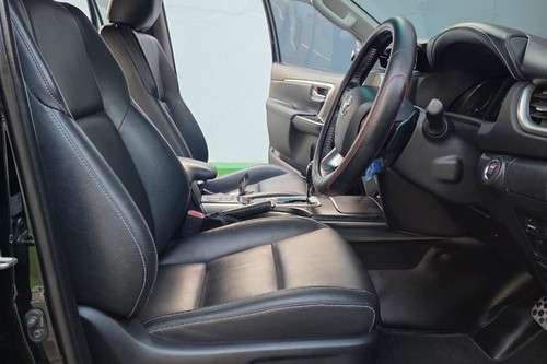 2022 Toyota Fortuner 4x2 2.8 GR Sport AT DSL bekas