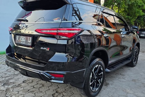 2022 Toyota Fortuner 4x2 2.8 GR Sport AT DSL bekas