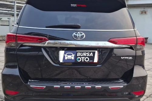 Dijual 2017 Toyota Fortuner VRZ 4X2 2.4 AT bekas