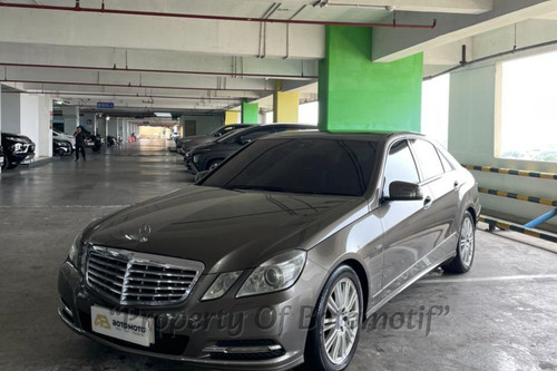 Used 2011 Mercedes Benz E-Class  E 300 Elegance