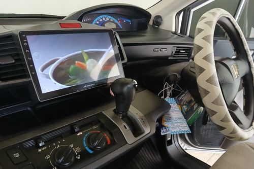 Dijual 2011 Honda Freed S AT bekas