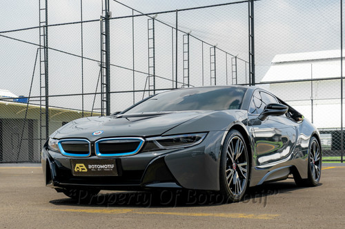 2015 BMW i8 Coupe Hybrid bekas