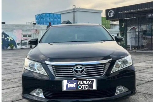 Used 2013 Toyota Camry 2.5 V AT