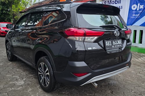 2022 Daihatsu Terios R 1.5 MT tua