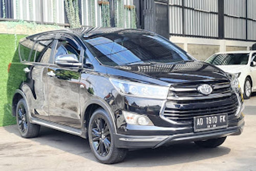 Second hand 2019 Toyota Innova REBORN BENSIN VENTURER 2.0 AT 