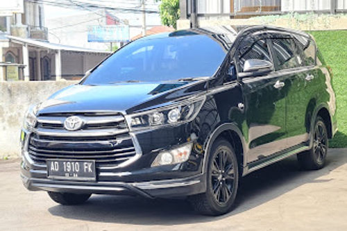 2nd Hand 2019 Toyota Innova REBORN BENSIN VENTURER 2.0 AT