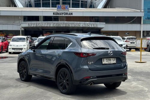 2022 Mazda CX 5 Kuro tua