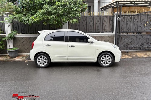 Dijual 2014 Nissan March 1.5L AT bekas