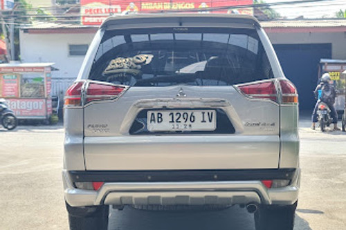 2013 Mitsubishi Pajero Sport Dakar 4x4 bekas