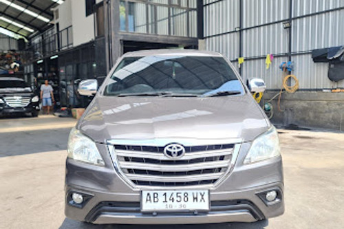 2013 Toyota Innova DIESEL G 2.5 AT