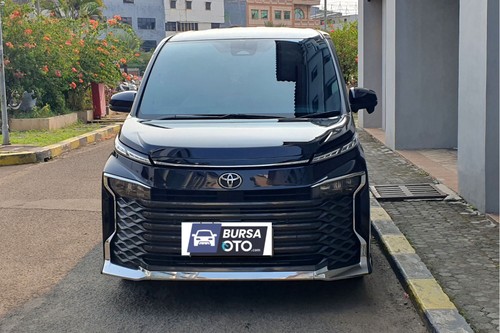 2024 Toyota Voxy 2.0 CVT