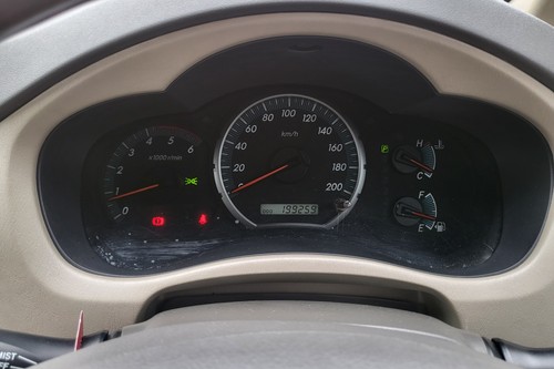 2013 Toyota Kijang Innova V A/T Diesel bekas