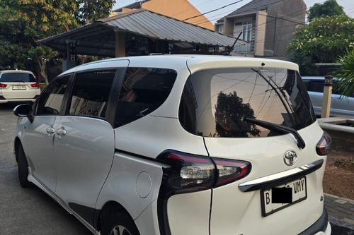 2019 Toyota Sienta Q CVT tua