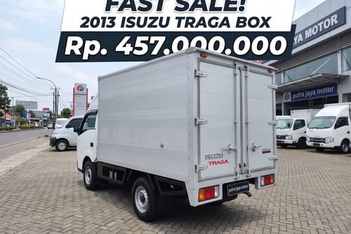 Used 2013 Isuzu Traga PHR 54 CBB MT PU