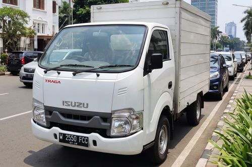 2015 Isuzu Traga Box Aluminium bekas