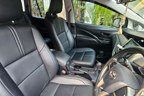 Dijual 2022 Toyota Kijang Innova REBORN 2.0 G AT LUX bekas