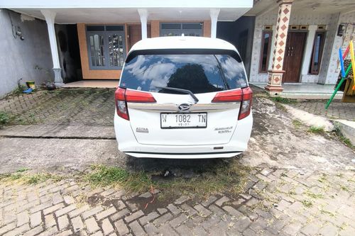 2022 Daihatsu Sigra 1.2 R MT